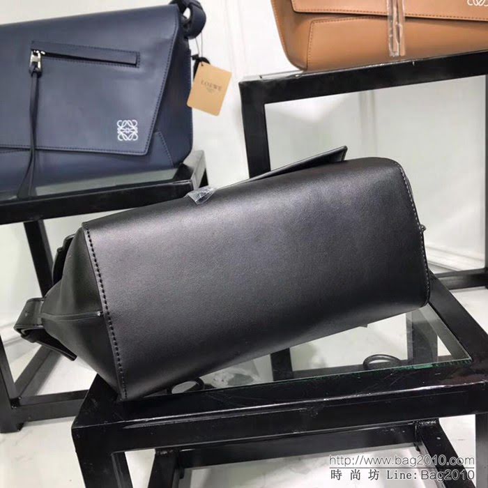 LOEWE羅意威 專櫃同步 Military Messenger 經典百搭信使包 男女同款 0169  jdl1076